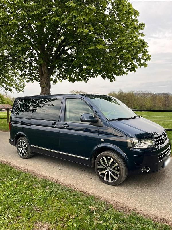 Usata VW Multivan 178 CV (130 kW) 2016 Blu Monovolume