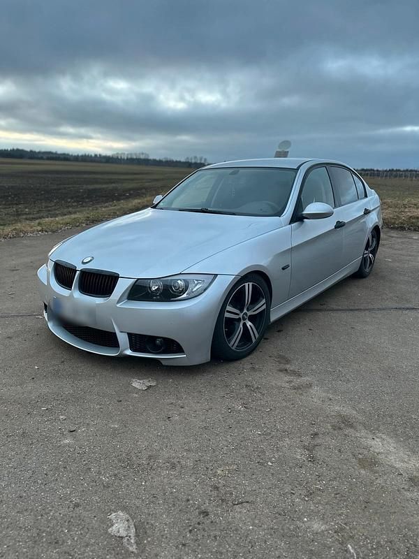 Gebraucht BMW 318 150 PS (110 kW) 2005 Silber Limousine