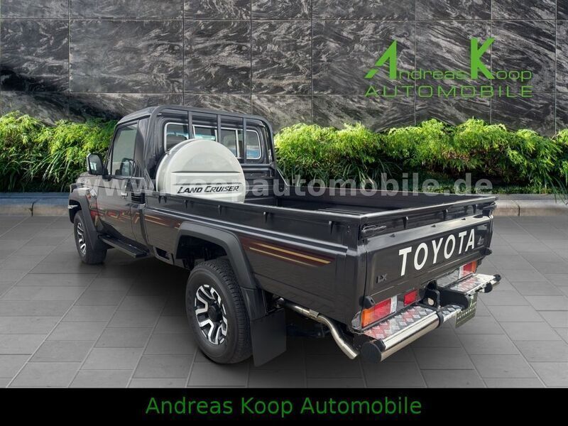 Gebraucht Toyota Land Cruiser 204 PS (150 kW) 2024 Grau SUV