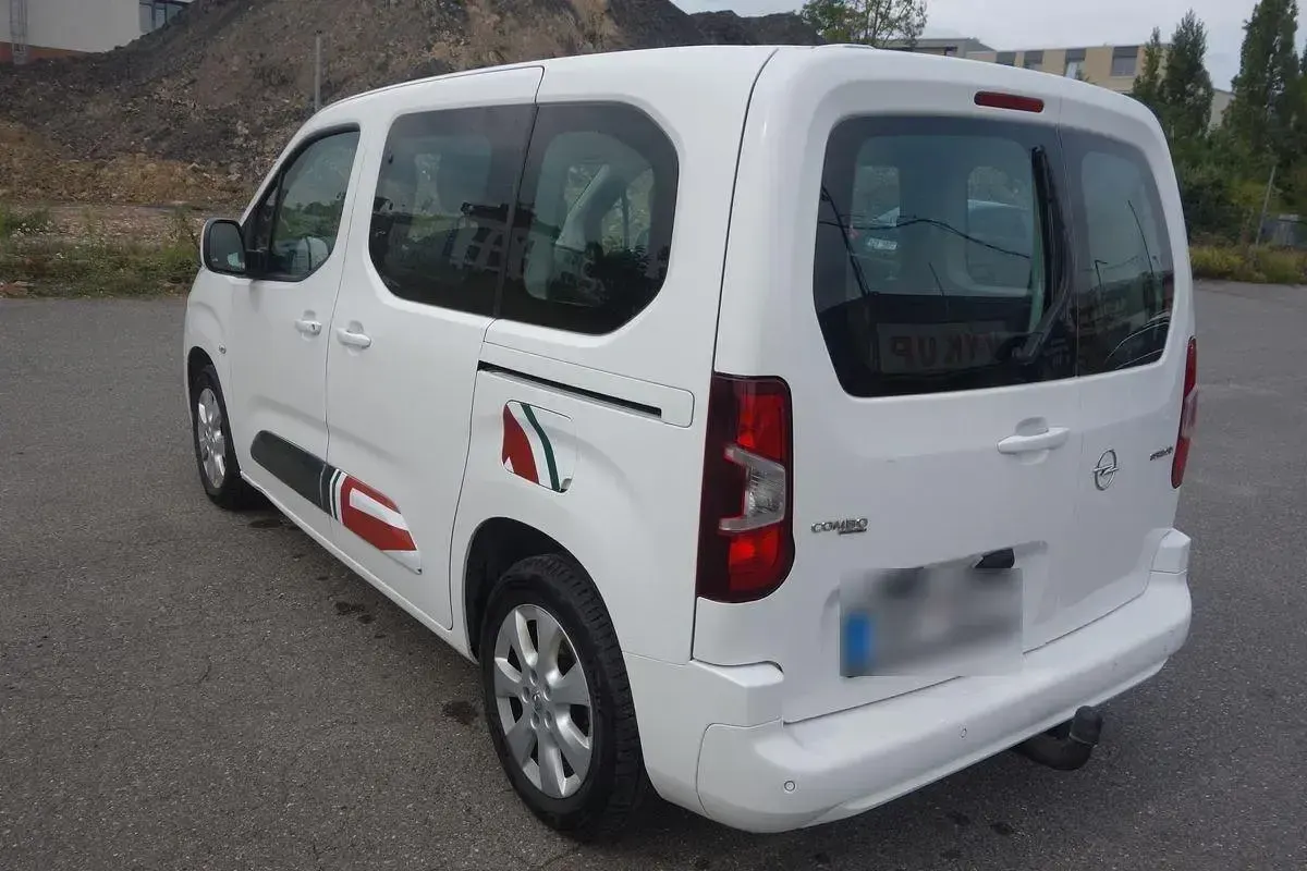Gebraucht Opel Combo Life 131 PS (96 kW) 2019 Weiß Kombi