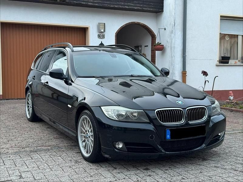 Gebraucht BMW 325 197 PS (144 kW) 2009 Schwarz Kombi