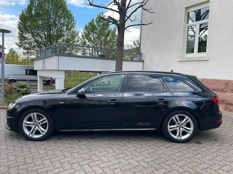 Second-hand Audi A4 S-Line 190 CP (139 kW) 2019 Negru Break