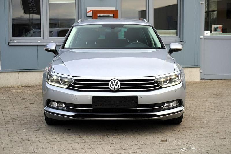 Gebraucht VW Passat Highline 150 PS (110 kW) 2019 Silber Kombi