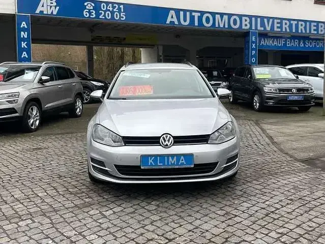 Gebraucht VW Golf VII Trendline 105 PS (77 kW) 2014 Reflexsilber metallic Kombi