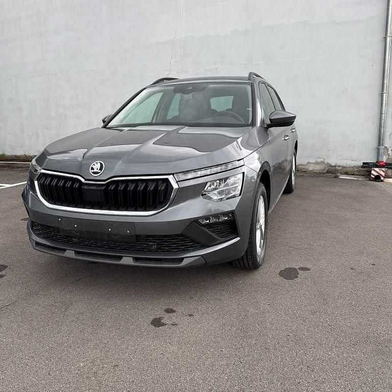 Grau Neu 2025 Skoda Kamiq Selection SUV | 27.299 € (Guter Preis) - Bild 1/4