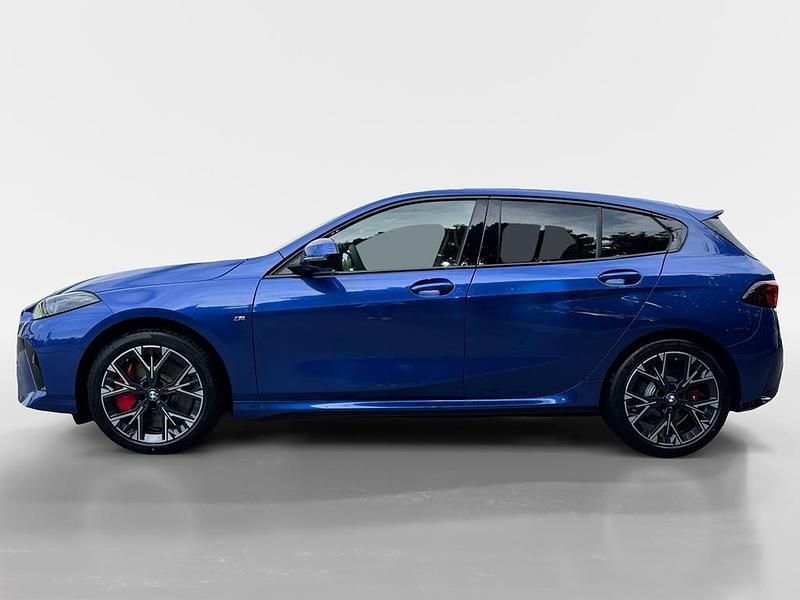 Neu BMW 118 M Sport 150 PS (110 kW) 2025 Portimao blau metallic Kleinwagen