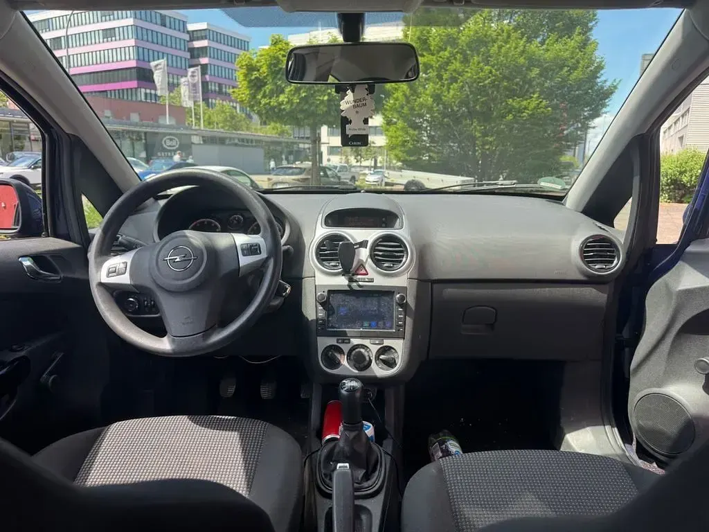 Używany Opel Corsa Innovation 86 KM (63 kW) 2011 Niebieski Hatchback