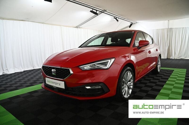 Reinrot (uni) Gebraucht 2023 Seat Leon Style Limousine | 20.990 € (Guter Preis) - Bild 1/3
