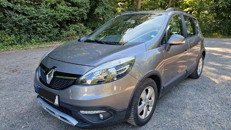 Grau Gebraucht 2014 Renault Scénic III Initiale Paris Van / Kleinbus | 5.200 € (Guter Preis) - Bild 1/4