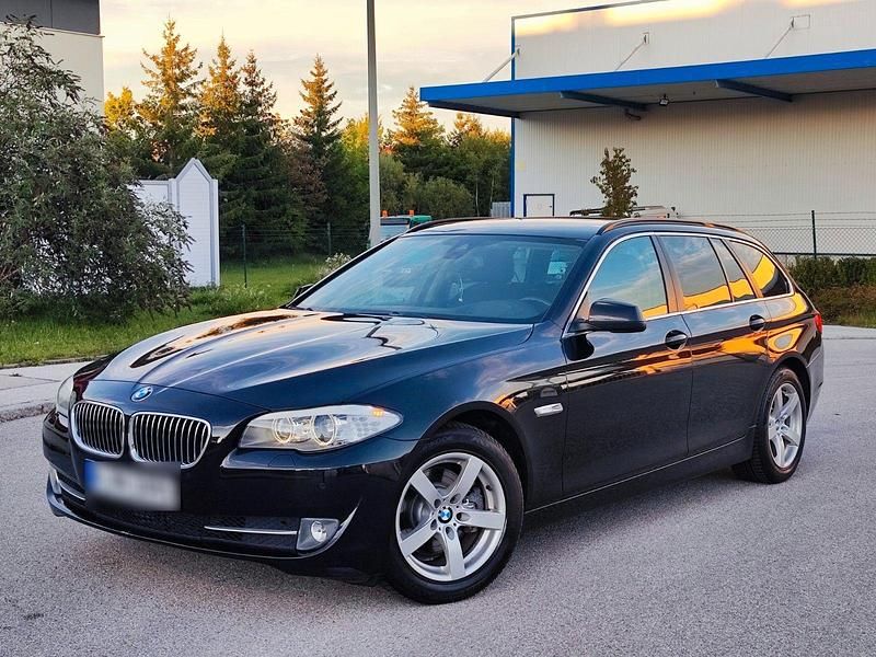Gebraucht BMW 520 184 PS (135 kW) 2013 Schwarz Kombi