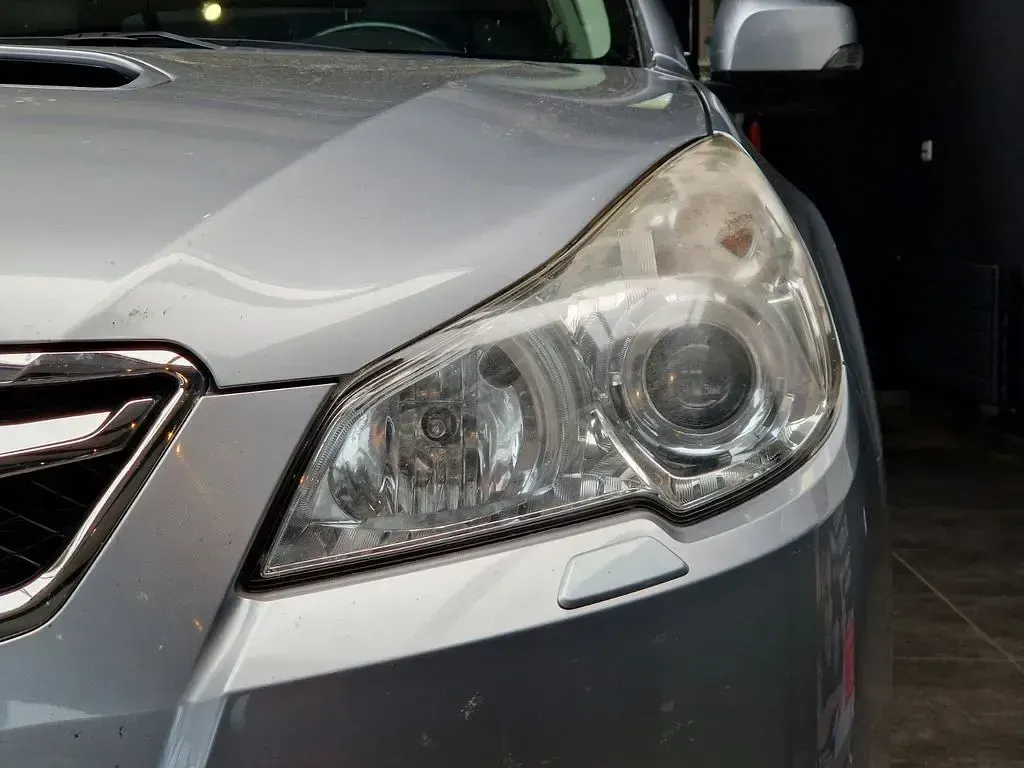 Käytetty Subaru Legacy Active 150 HP (110 kW) 2012 Hopea Sedan