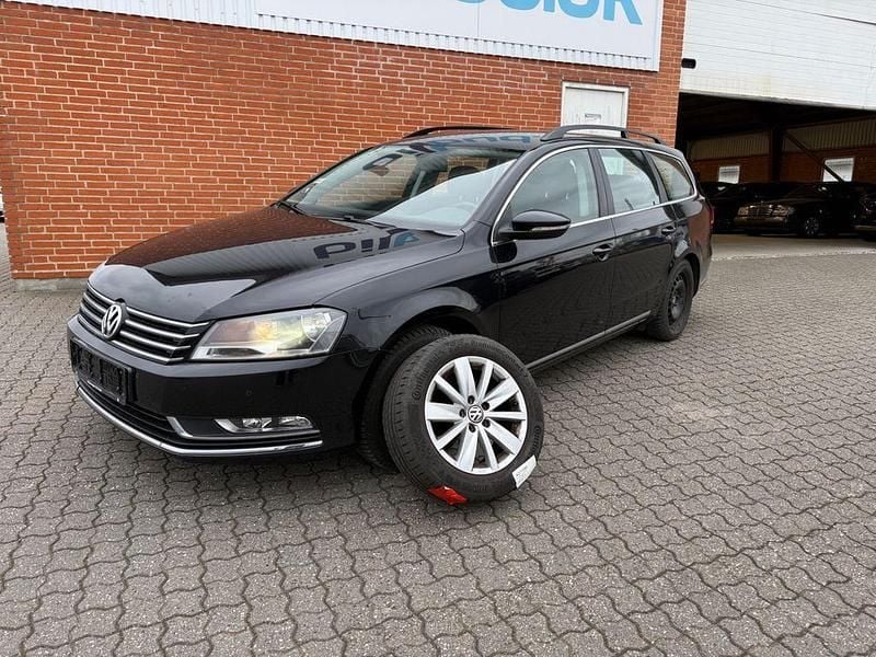 Schwarz Gebraucht 2012 VW Passat Comfortline Kombi | 5.500 € (Superpreis) - Bild 1/4