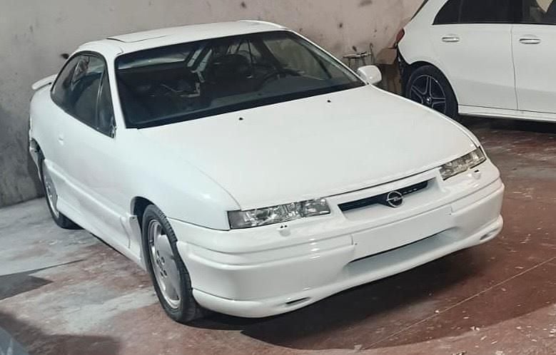 Weiß Gebraucht 1994 Opel Calibra Coupé | 17.000 € - Bild 1/4