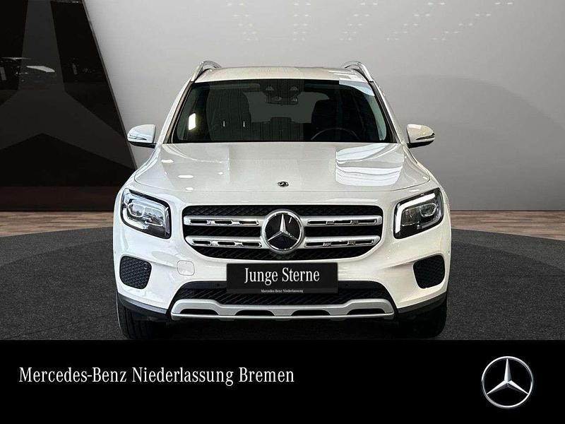 Polarweiß Gebraucht 2023 Mercedes GLB180 Style SUV | 30.990 € (Fairer Preis) - Bild 1/3