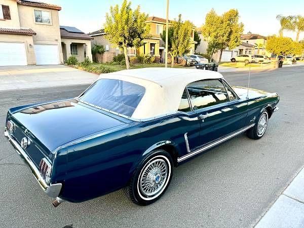 Usata Ford Mustang 1965 Blu Cabrio
