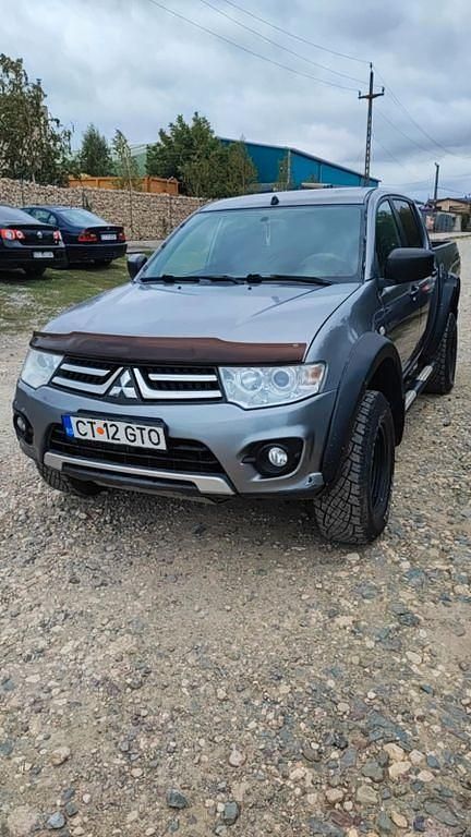 Gebraucht Mitsubishi L200 136 PS (100 kW) 2014 Grau Pickup