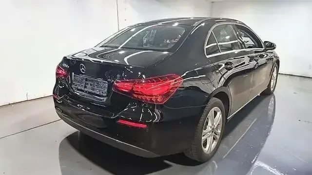 Gebraucht Mercedes A250 163 PS (119 kW) 2023 Schwarz Limousine