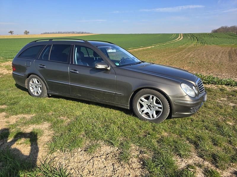 Gebraucht Mercedes E320 224 PS (164 kW) 2007 Grau Kombi