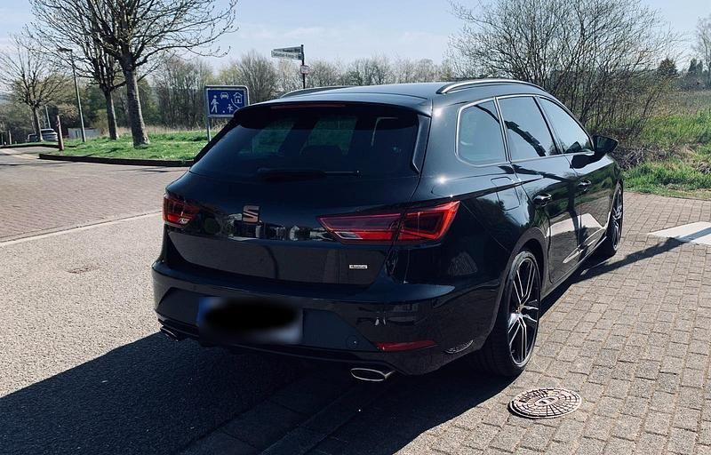 Usata Cupra Leon 300 CV (220 kW) 2019 Nero Station wagon