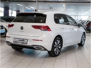 Gebraucht VW Golf VIII Move 110 PS (80 kW) 2024 Weiß (purewhite) Limousine