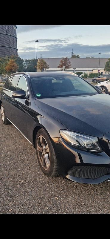 Gebraucht Mercedes E220 Avantgarde 195 PS (143 kW) 2017 Schwarz Kombi