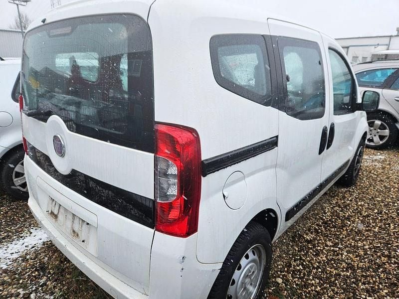 Gebraucht Fiat Qubo Active 73 PS (53 kW) 2010 Weiß Van / Kleinbus