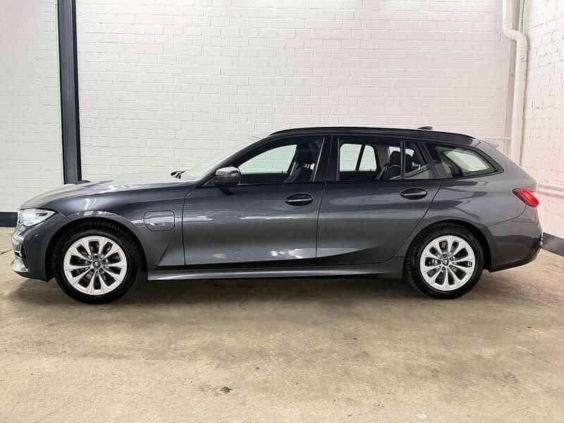 Gebraucht BMW 320e Advantage 163 PS (119 kW) 2022 Grau Kombi