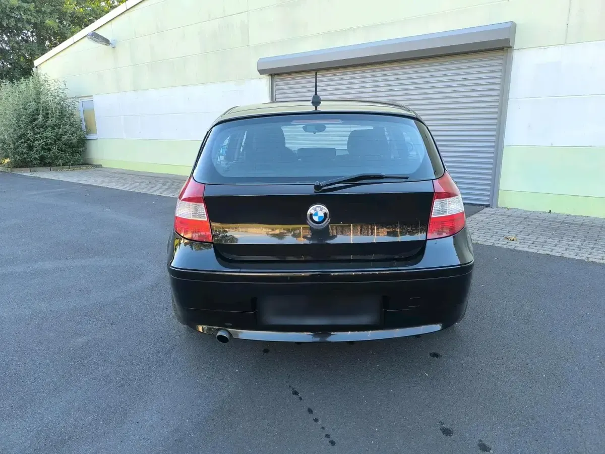 Gebraucht BMW 118 129 PS (94 kW) 2005 Schwarz Kleinwagen