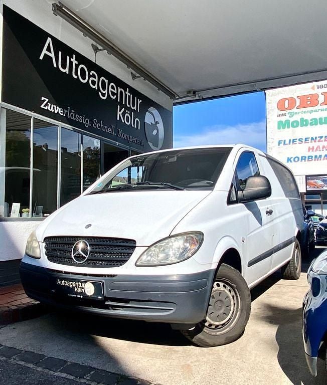 Weiß Gebraucht 2009 Mercedes Vito Van / Kleinbus | 4.990 € (Guter Preis) - Bild 1/4