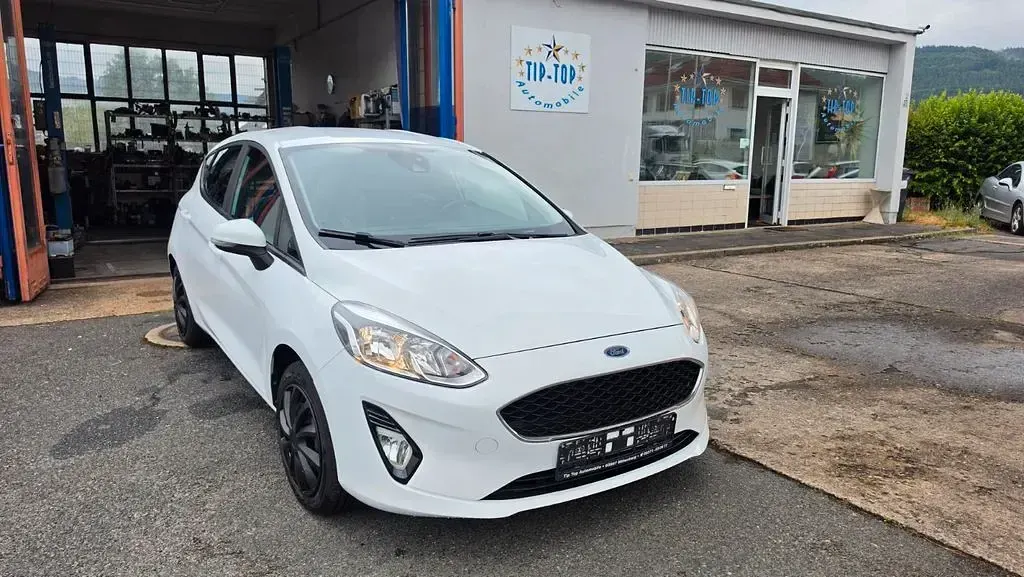 Gebraucht Ford Fiesta Cool & Connect 101 PS (74 kW) 2017 Weiß Kleinwagen