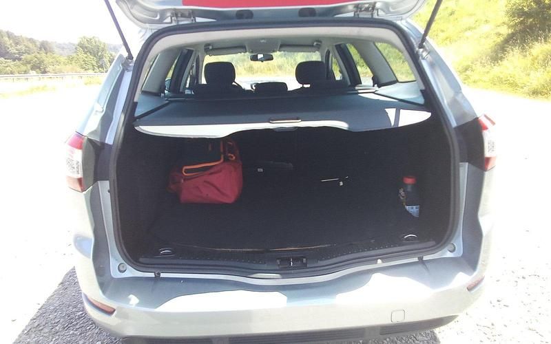 Gebraucht Ford Mondeo 160 PS (117 kW) 2013 Grau Kombi