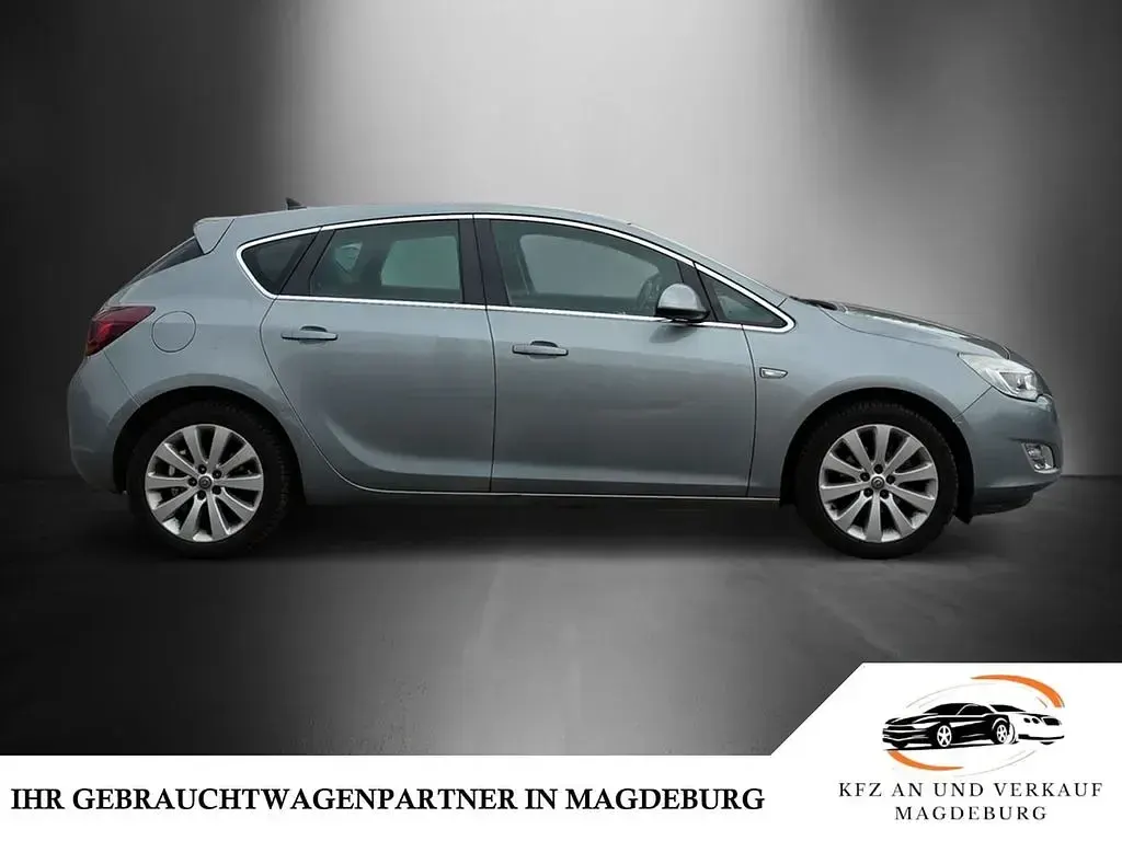 Brugt Opel Astra Cosmo 116 HK (85 kW) 2010 Sølv Sedan