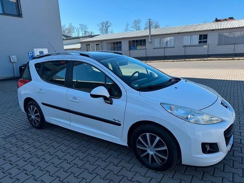 Gebraucht Peugeot 207 Tendance 95 PS (69 kW) 2011 Weiß Kombi