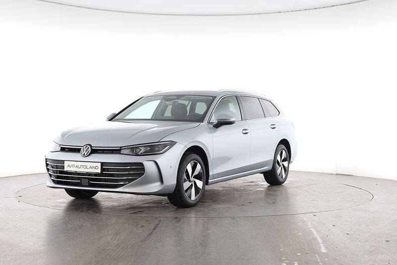 Neu VW Passat Business 150 PS (110 kW) 2025 Silber Limousine