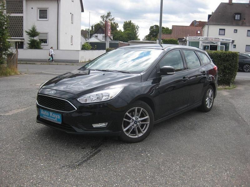 Schwarz Gebraucht 2017 Ford Focus Business Edition Limousine | 5.490 € (Superpreis) - Bild 1/4