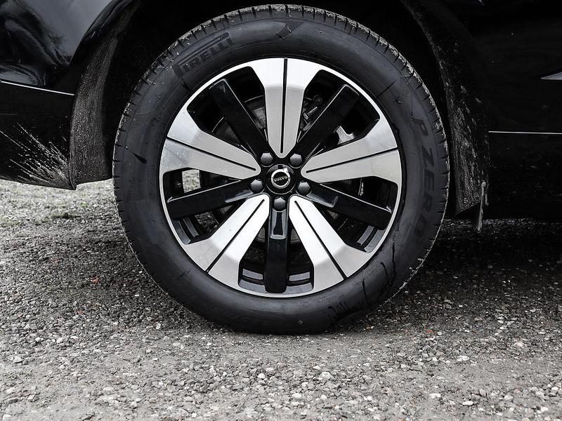 Gebraucht Volvo XC60 Core 398 PS (292 kW) 2025 Onyx black / metallic SUV