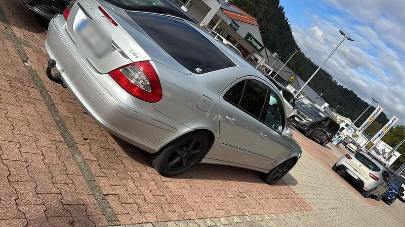 Gebraucht Mercedes E300 Avantgarde 211 PS (155 kW) 2008 Silber Limousine