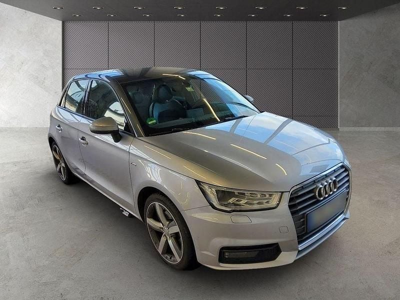 Silber Gebraucht 2016 Audi A1 Sportback Sport Kleinwagen | 9.400 € (Guter Preis) - Bild 1/4