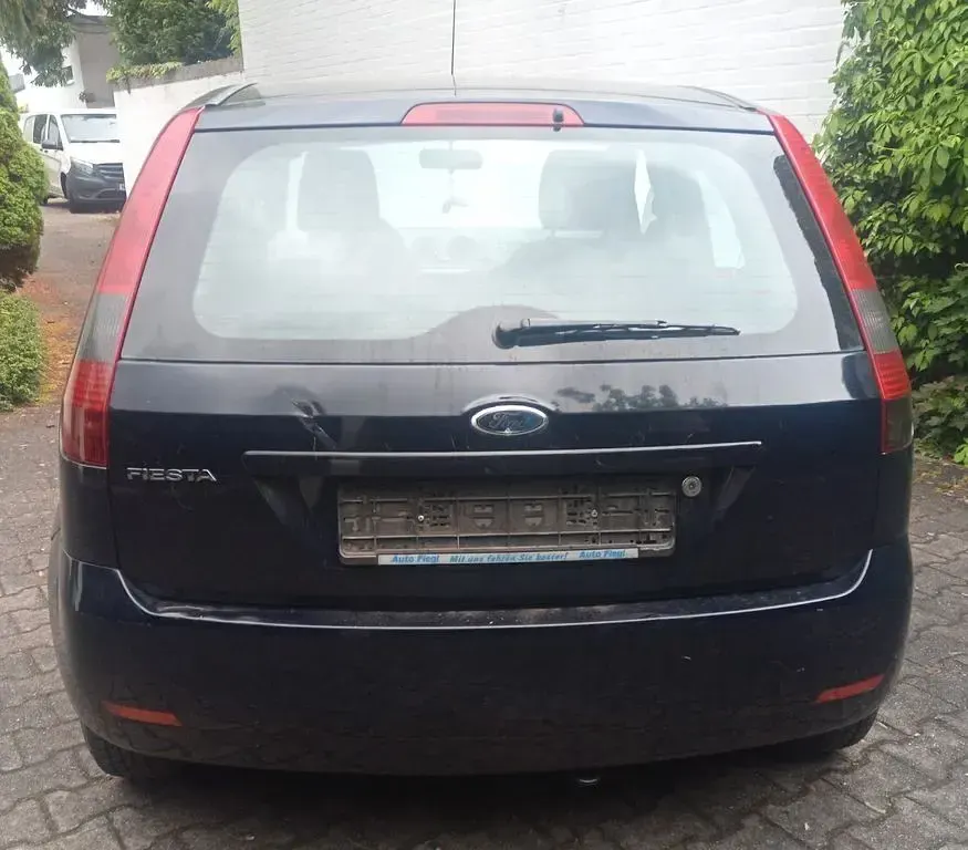 Gebraucht Ford Fiesta 69 PS (50 kW) 2005 Blau Kleinwagen