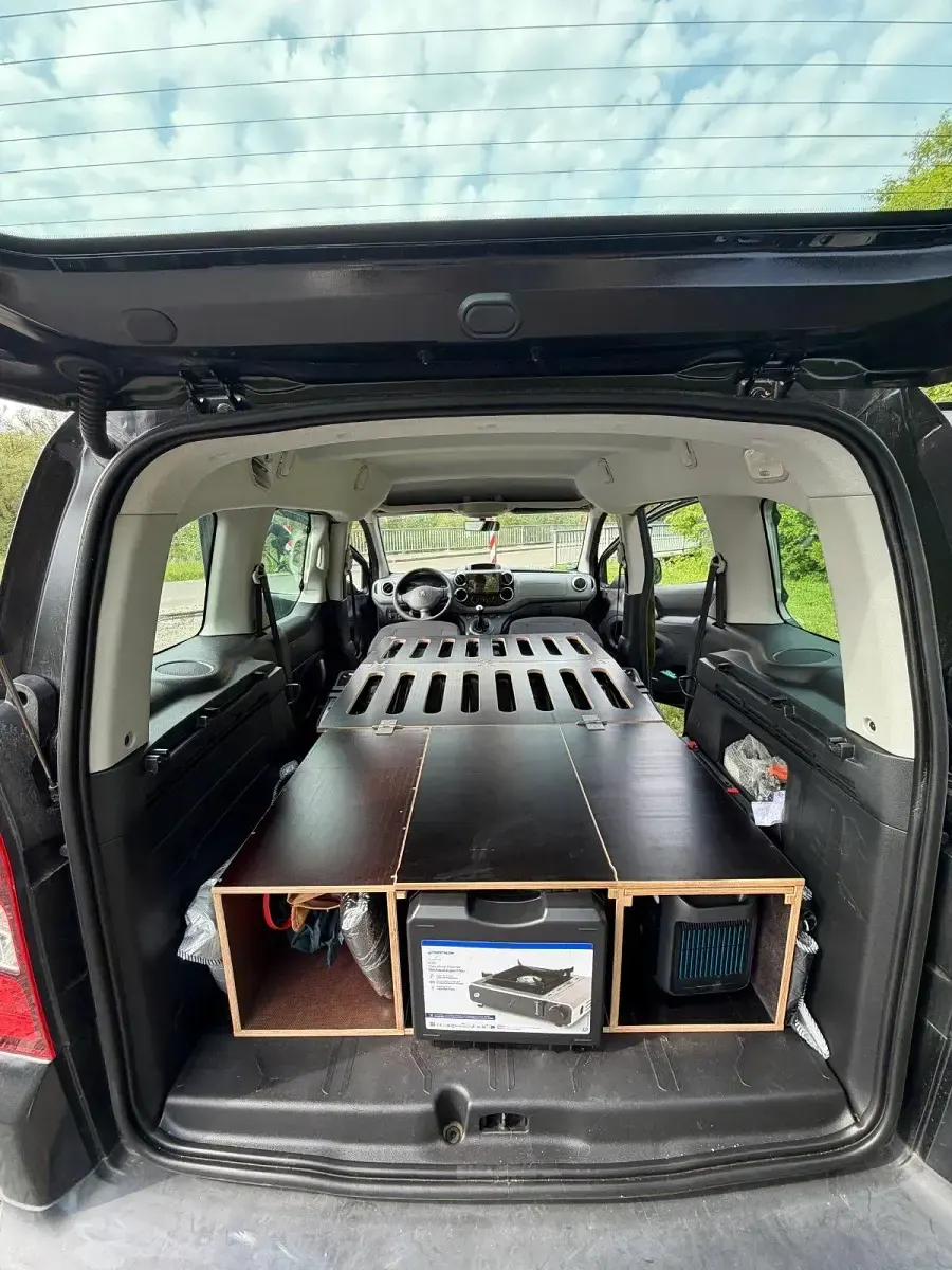 Gebraucht Peugeot Partner Tepee 119 PS (87 kW) 2016 Schwarz Van / Kleinbus