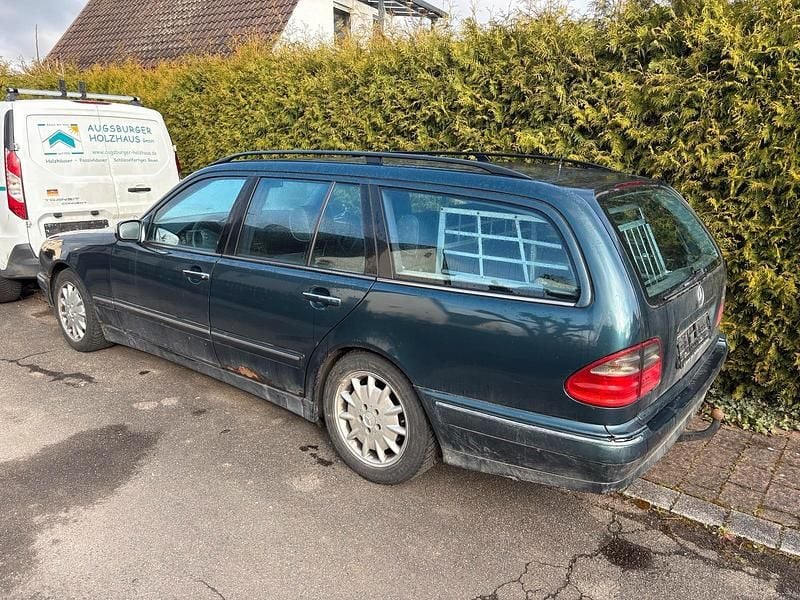 Gebraucht Mercedes E320 224 PS (164 kW) 1999 Grün Kombi