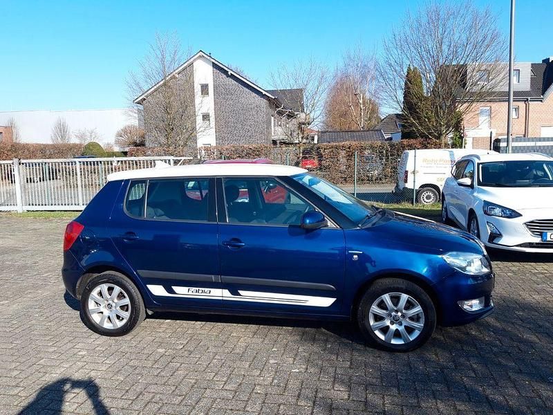 Gebraucht Skoda Fabia Elegance 105 PS (77 kW) 2013 Blau Limousine