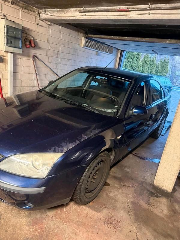 Gebraucht Ford Mondeo 146 PS (107 kW) 2002 Blau Limousine