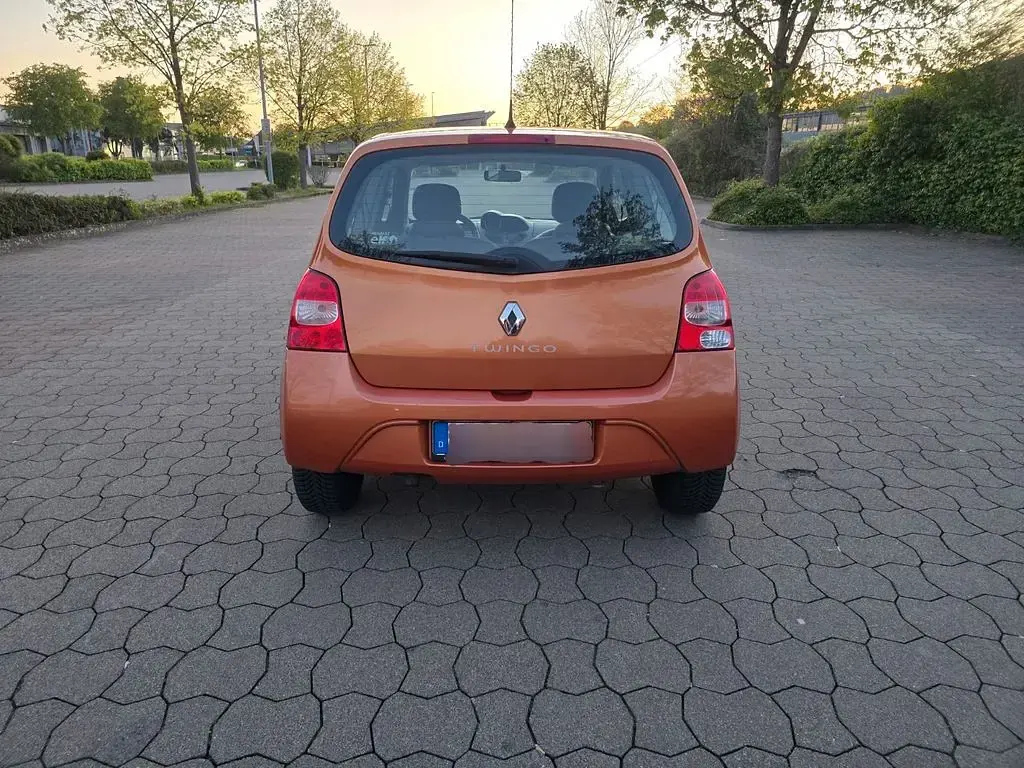 Używany Renault Twingo Elysee 75 KM (55 kW) 2008 Pomarańczowy Hatchback
