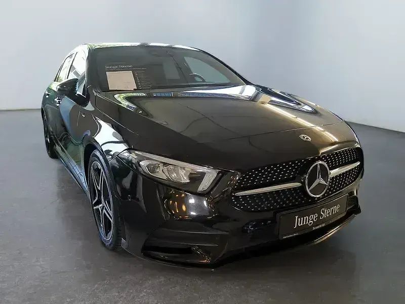 Gebraucht Mercedes A180 Premium 136 PS (100 kW) 2019 Schwarz Limousine