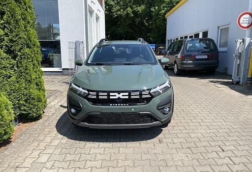 Neu Dacia Sandero Expression 122 PS (89 kW) 2025 Grün Kleinwagen