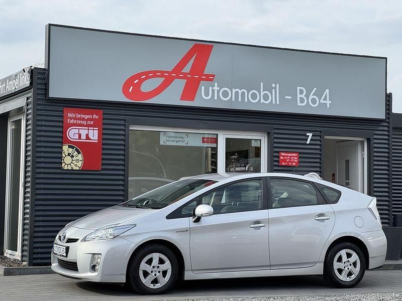 Silber Gebraucht 2011 Toyota Prius Basis Kleinwagen | 6.850 € (Fairer Preis) - Bild 1/3