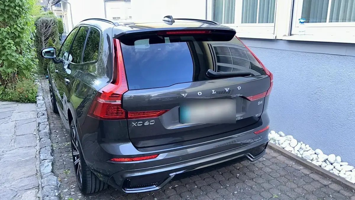 Gebraucht Volvo XC60 R-Design 197 PS (144 kW) 2021 Grau SUV