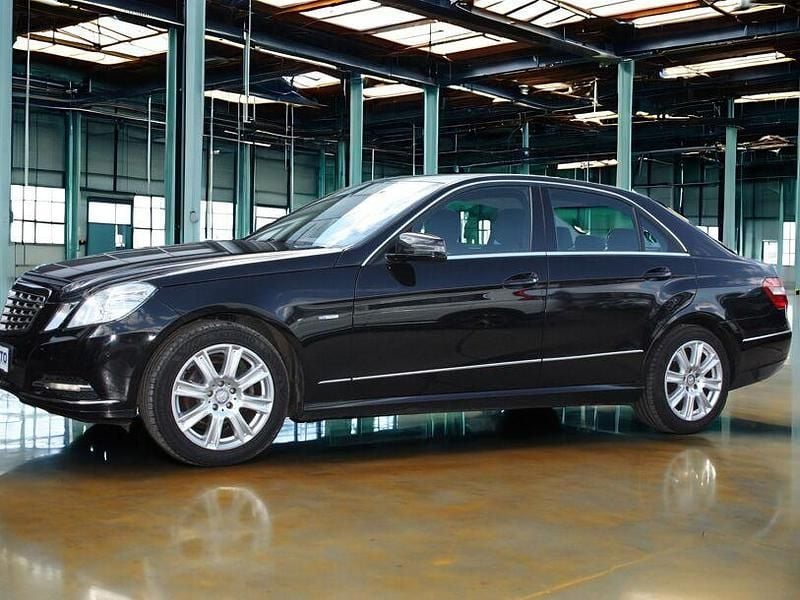 Gebraucht Mercedes E200 Elegance 184 PS (135 kW) 2012 Schwarz Limousine