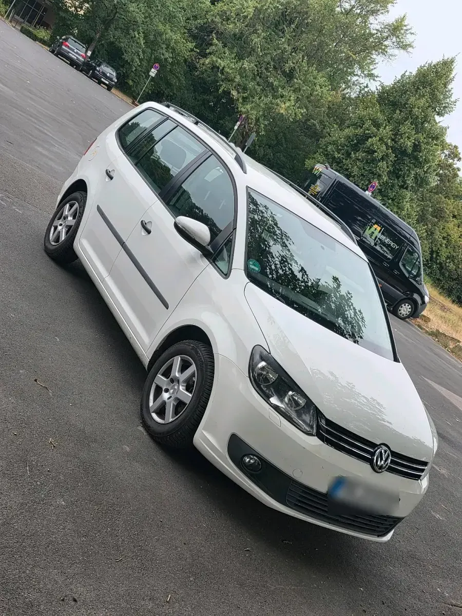 Gebraucht VW Touran 2011 Weiß Van / Kleinbus